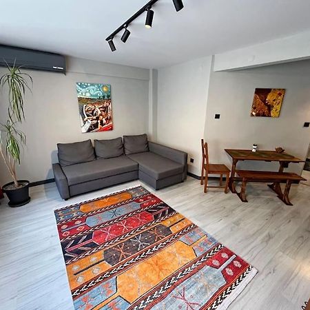 Central & Cosy Flat For 4 Person Istanbul Exterior photo